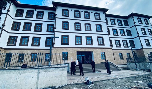 KARADENİZ EREĞLİ HÜKÜMET KONAĞI'NA KAVUŞUYOR