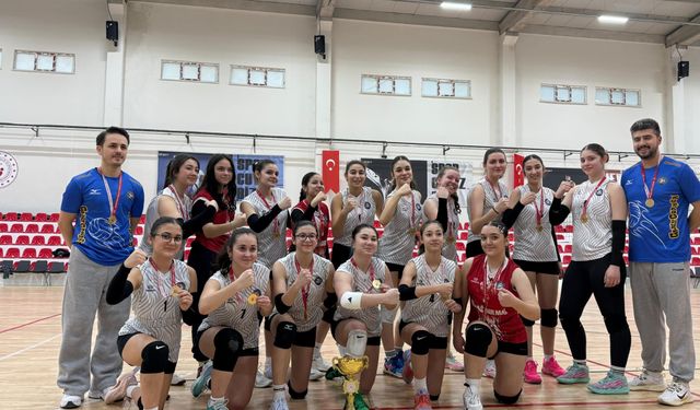 EREĞLİ‘YE VOLEYBOLDA İLK KUPA GELDİ