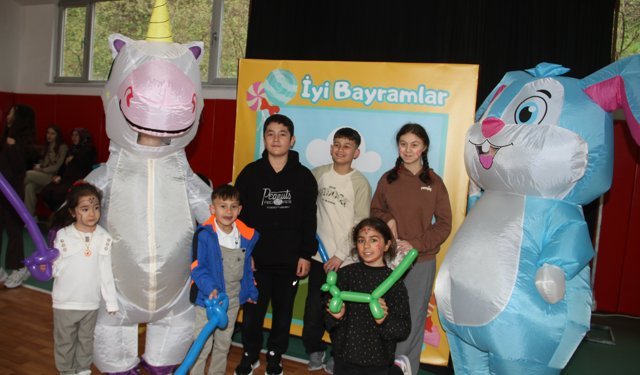 Yağlıdere'de çocuklar için bayram şenliği düzenlendi