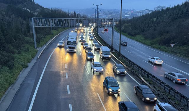 Yollarda bayram tatilinden dönüş yoğunluğu başladı