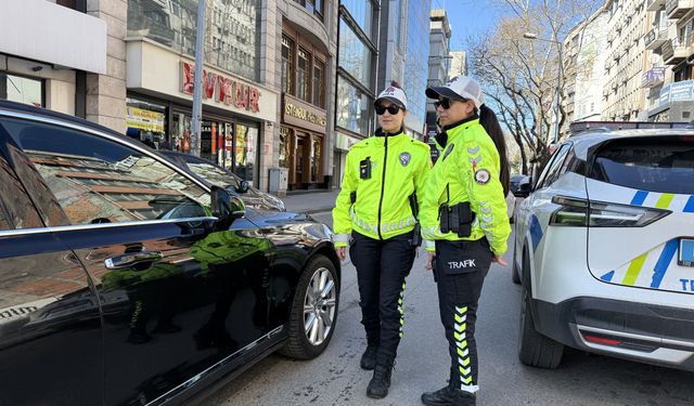 KADIN POLİSLER, 8 MART'I GÖREV BAŞINDA KARŞILADI