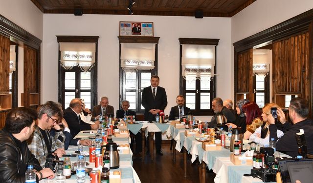 AK Parti Milletvekili Celalettin Köse, basın toplantısı düzenledi