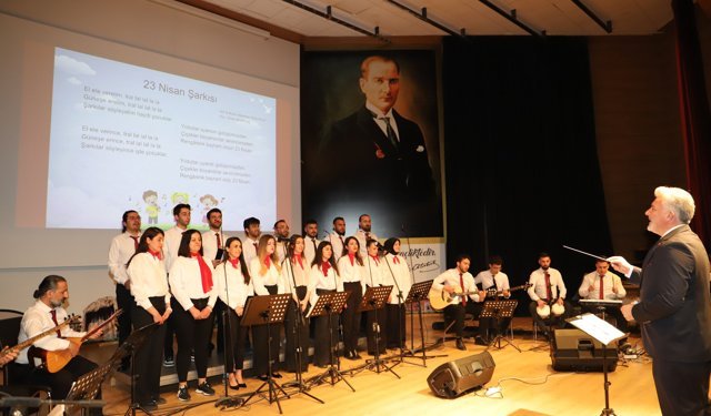 Amasya'da üniversite öğrencilerinden '23 Nisan' konseri