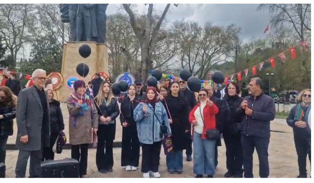 ANIT ÖNÜNDE SESSİZ EYLEM