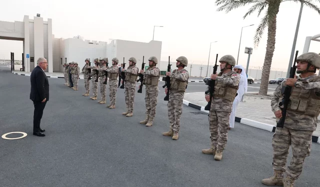 Bakan Güler Katar'da