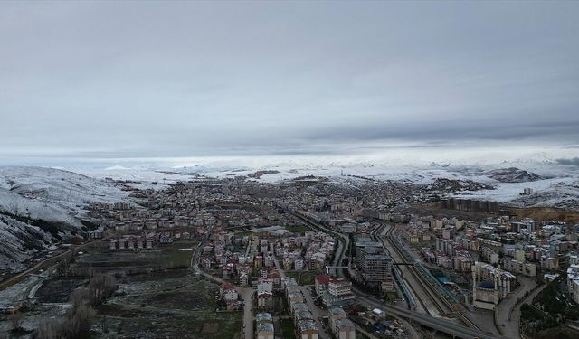 Bayburt ve Trabzon'da kar etkili oldu
