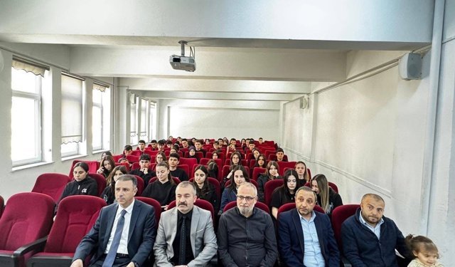 Çorum Cumhuriyet Başsavcısı Bektaş, lise öğrencileriyle bir araya geldi