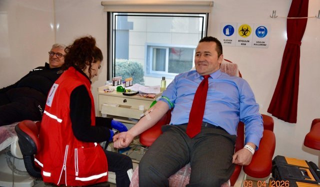 Çorum İl Emniyet Müdür Yardımcısı Bayrak, 30'uncu kez kan bağışında bulundu
