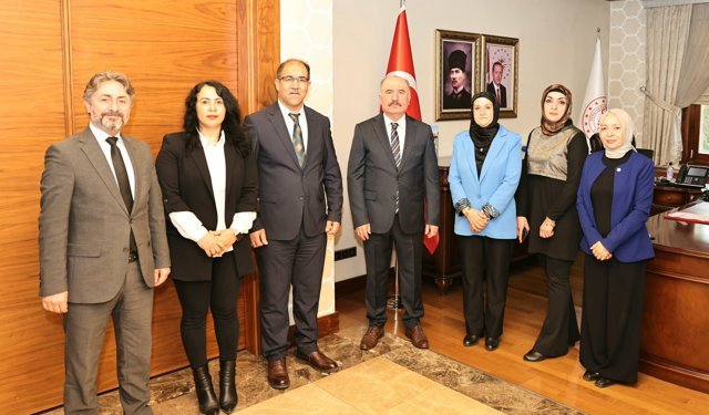 Çorum Valisi Çalgan, Otizm Farkındalık Günü'nde heyeti kabul etti