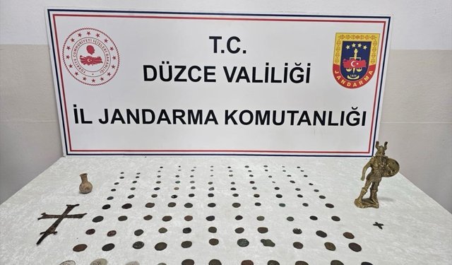 Düzce'de Roma ve Bizans dönemine ait olduğu değerlendirilen 136 eser ele geçirildi