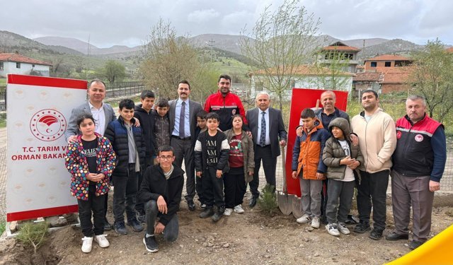 Göynücek'te Otizm Farkındalık Günü ve Orman Haftası kapsamında fidan dikim etkinliği yapıldı