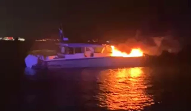 Kadıköy'de tekne yangını: 4 kişi kurtarıldı
