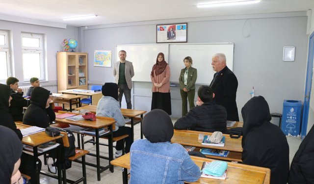 Of İlçe Milli Eğitim Müdürü Kabahasanoğlu okul ziyaretlerinde bulundu