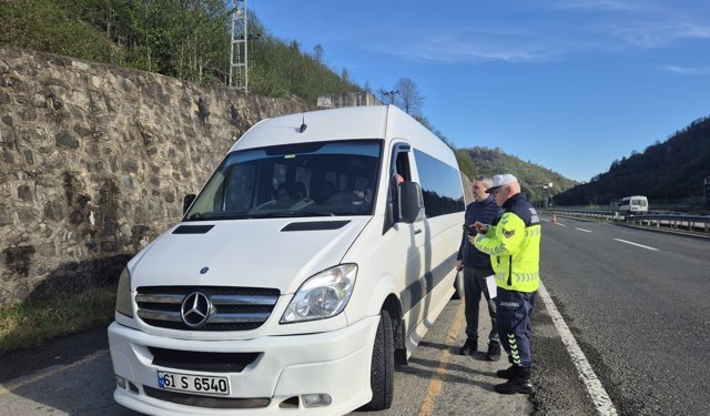 Of'ta öğrenci servisleri denetlendi