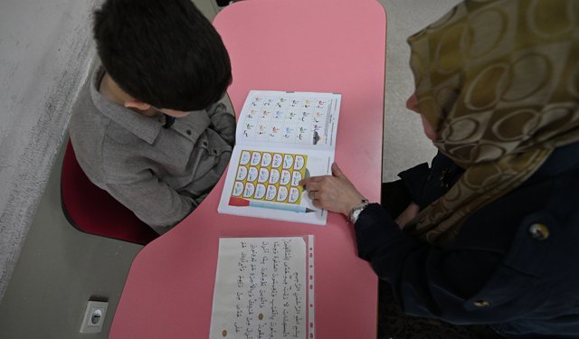 Otizmli Sevban azmiyle 1 yılda Kur'an-ı Kerim okumayı öğrendi