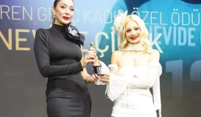 Raffles'ta yıldızlar geçidi: Nevide Çiçek'e 'İlham' Ödülü!