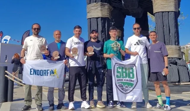 Sakaryalı sporcular zorlu maratondan madalyayla döndü