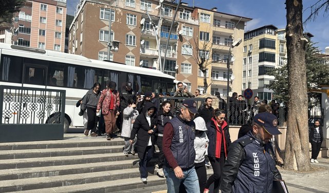 Tokat merkezli 12 ilde düzenlenen operasyonda 64 zanlı gözaltına alındı
