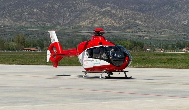 Tokat'ta ambulans helikopter böbrek hastası için havalandı