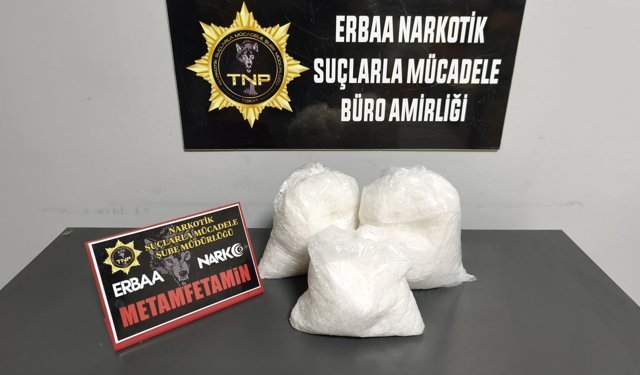 Tokat'ta dorsesindeki araçlardan birinde uyuşturucu bulunan tırın sürücüsü gözaltına alındı