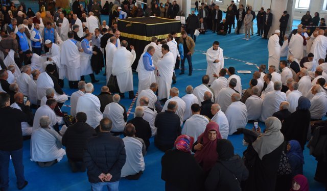 Trabzon'da kutsal topraklara gidecek hacı adayları için tören yapıldı