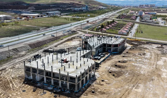 Van otobüs terminaline kavuşuyor