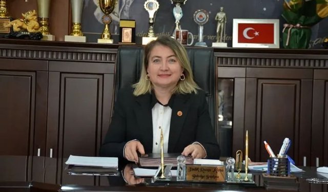 BAŞKANLIK KOLTUĞUNA OTURDU