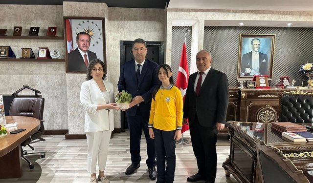 MAKAM KOLTUĞUNA OTURDU