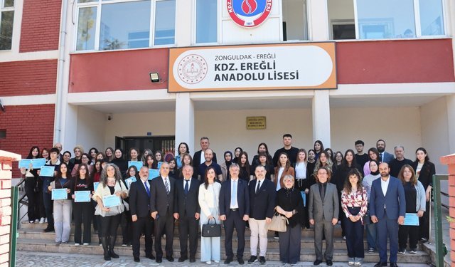 GENÇ YAZAR ADAYLARI BULUŞTU