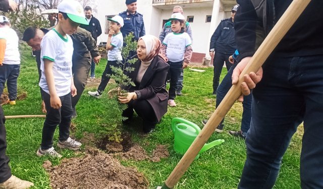 Yeşilyurt'ta fidan dikim etkinliği düzenlendi