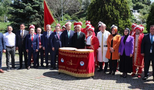 Bakan Uraloğlu'na Karadeniz Teknik Üniversitesince fahri doktora ünvanı verildi: