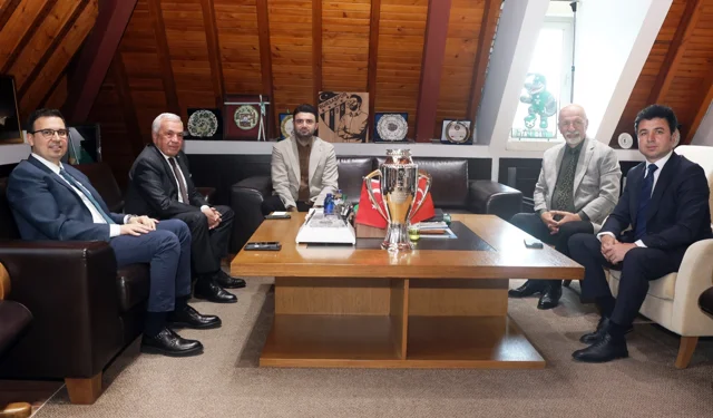Başkan Özdemir'den Bursaspor'a tebrik ziyareti
