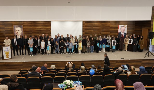 Bayburt'ta 'Ufka Yolculuk Bilgi ve Kültür Yarışması'nda dereceye girenler ödüllerini aldı