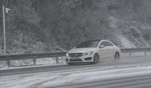 Bolu Dağı'nda kar yağışı başladı