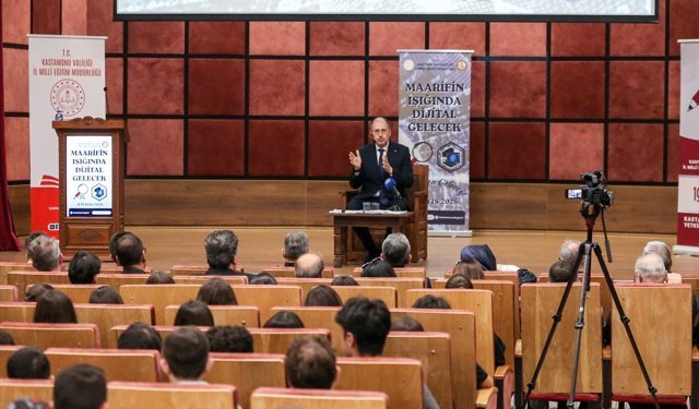 BTK Başkanı Ömer Abdullah Karagözoğlu, Kastamonu'da lise öğrencileriyle bir araya geldi: