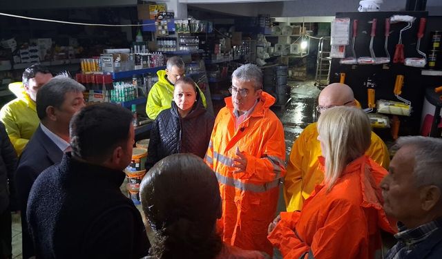 CHP Grup Başkanvekili Günaydın, Samsun'un Havza ilçesinde sel bölgesinde incelemelerde bulundu: