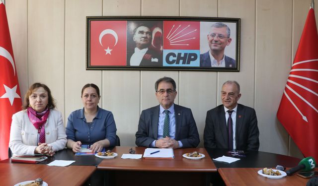 CHP Rize İl Başkanı Deniz basın toplantısı düzenledi