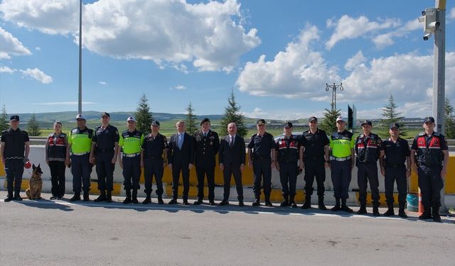 Çorum Valisi Çalgan, Çorum-Ankara kara yolunda trafik önlemlerini denetledi