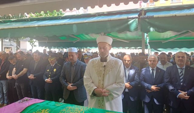 Espiye'de şehit Özdemir'in annesinin cenazesi toprağa verildi