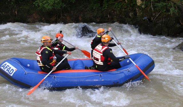 Giresun'da akıntıya kapılarak kaybolan kişiyi arama çalışmalarına devam edildi