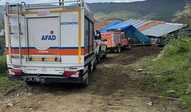 GÜNCELLEME 2 - Kastamonu'da çöken ahırın enkazında kalan kişi hayatını kaybetti