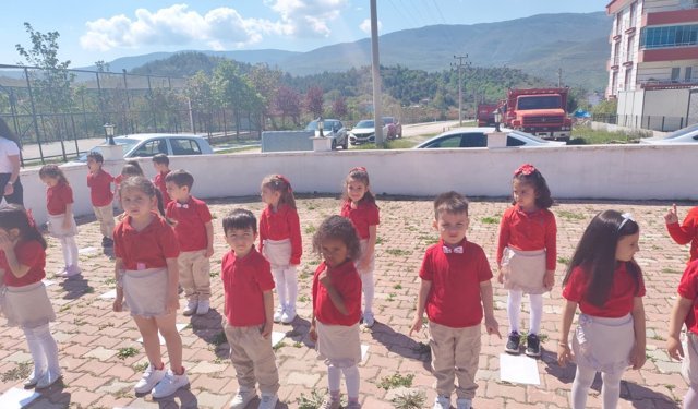 Hanönü'de anaokulu öğrencileri Anneler Gününü kutladı