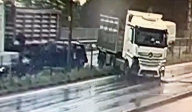 ZİNCİRLEME KAZA KAMERALARA YANSIDI