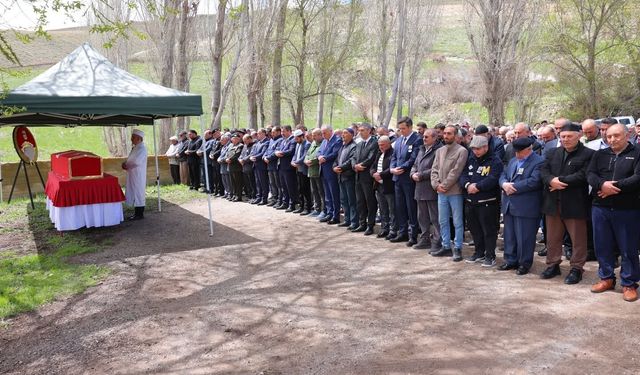 Kıbrıs gazisi Doğan, Bayburt'ta son yolculuğuna uğurlandı