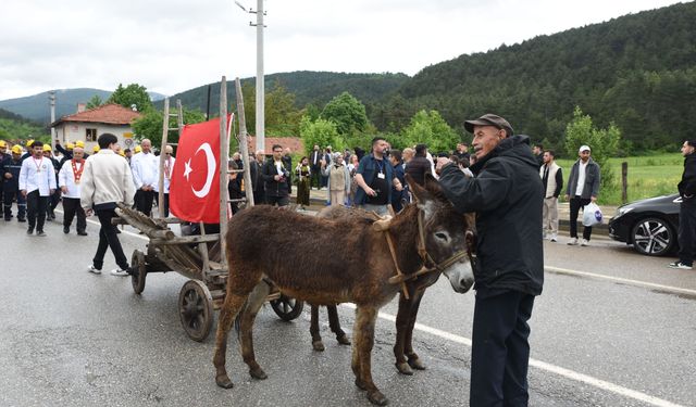 Mengen'de 9. Yöresel Giyim ve Kültür Şenliği düzenlendi