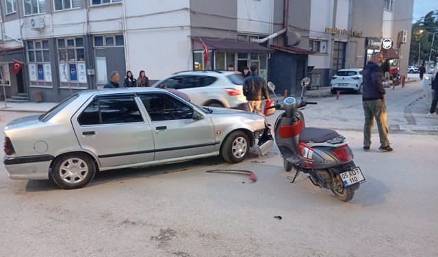 Merzifon'da otomobille çarpışan motosikletin sürücüsü yaralandı