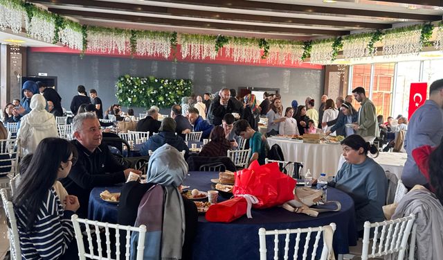 Sağlık çalışanları Anneler Günü etkinliğinde bir araya geldi