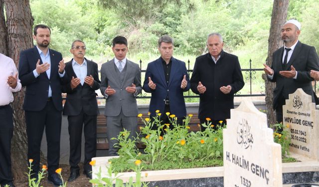 Solingen faciasında hayatını kaybedenler, Amasya'daki kabirleri başında anıldı