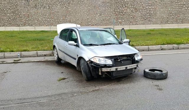Taşova'da iki ayrı trafik kazasında 4 kişi yaralandı