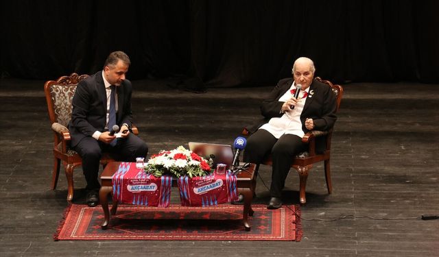 Timsal Karabekir Trabzon'da 'Dünü Unutma Yarına Hakkın Olsun' konulu söyleşiye katıldı